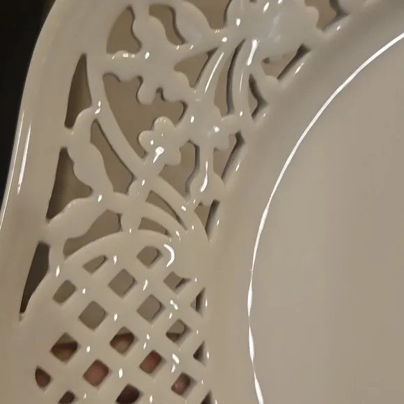 Oscar de la Renta Vintage Belmonte White Elegant Lattice Porcelain Serving Plate - Picture 3 of 7